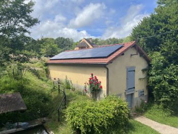 Panneaux Photovoltaïque pose portrait sur tuiles de Bourgogne- 6Kwc - Energies Terre Soleil